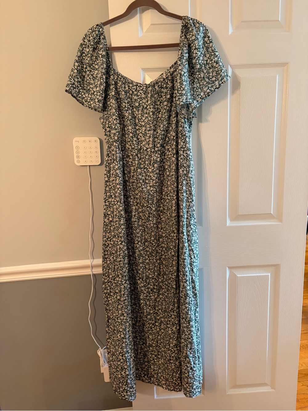 Sage Green Floral Maxi Dress with Short Flutter Sleeves NWT - Picture 5 of 9